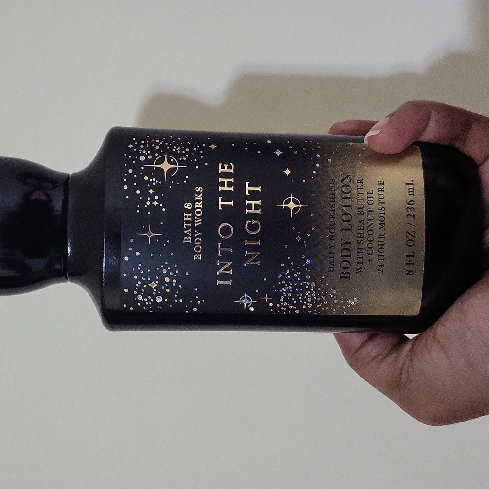 NWT Bath & Body Works Into the Night Lotion - Elegant Black and Gold